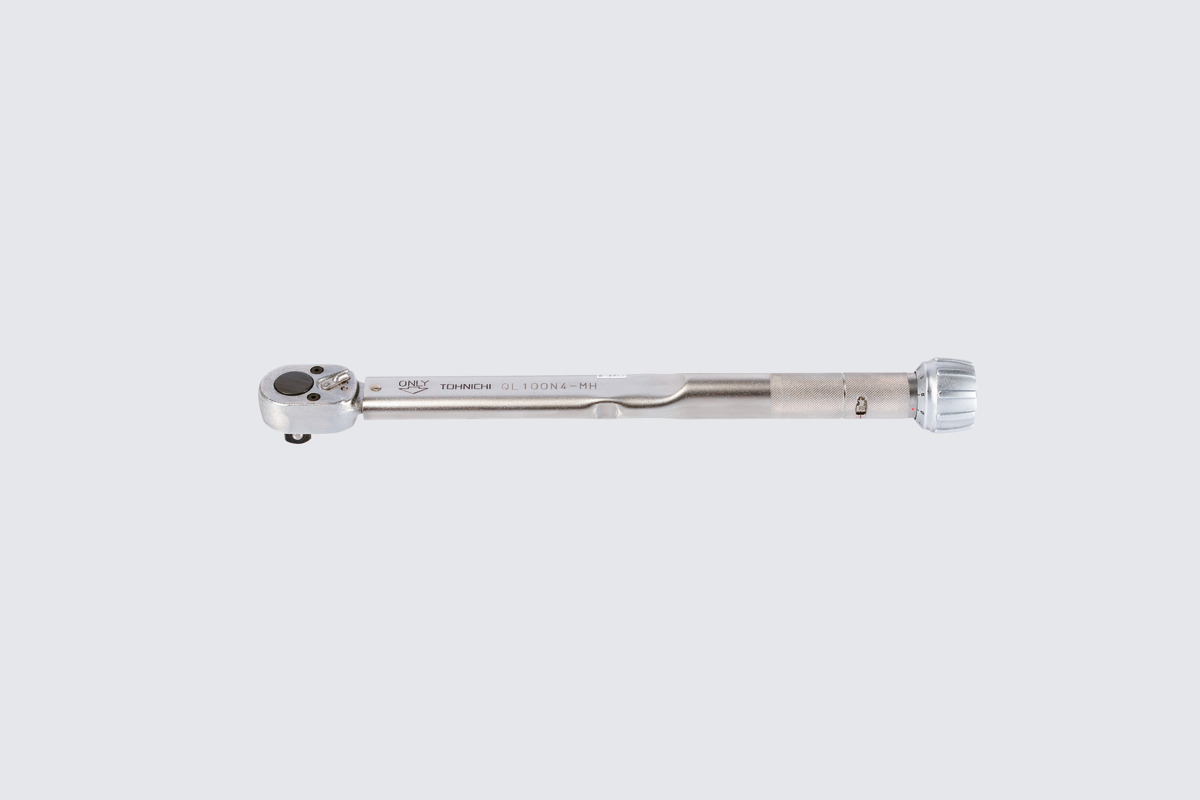 Einstellbar, mit Skala, mit Metallgriff